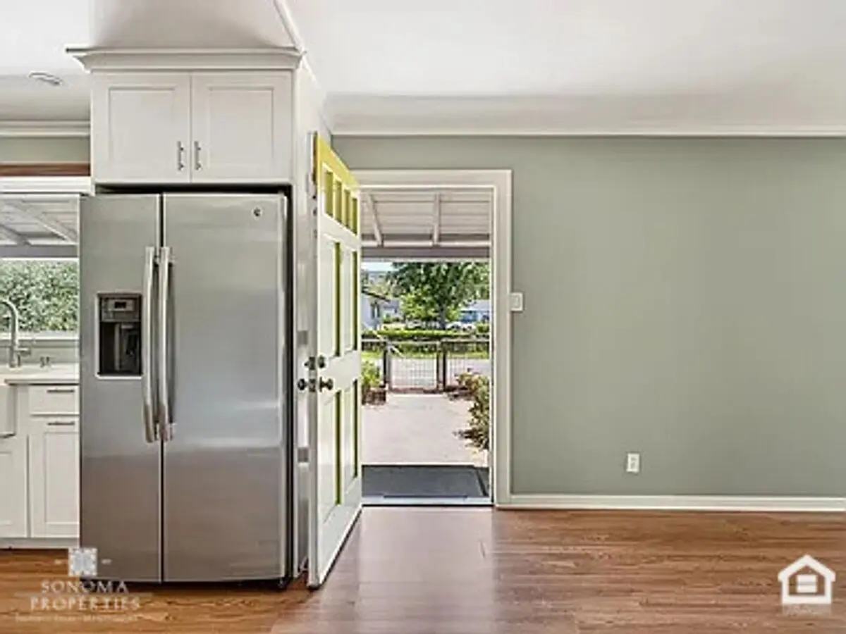 Charming 2-bedroom, 1-bathroom Sonoma Home - Available Now! photo 5
