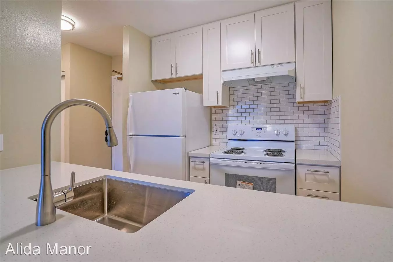 Alida Manor Apartments photo 4