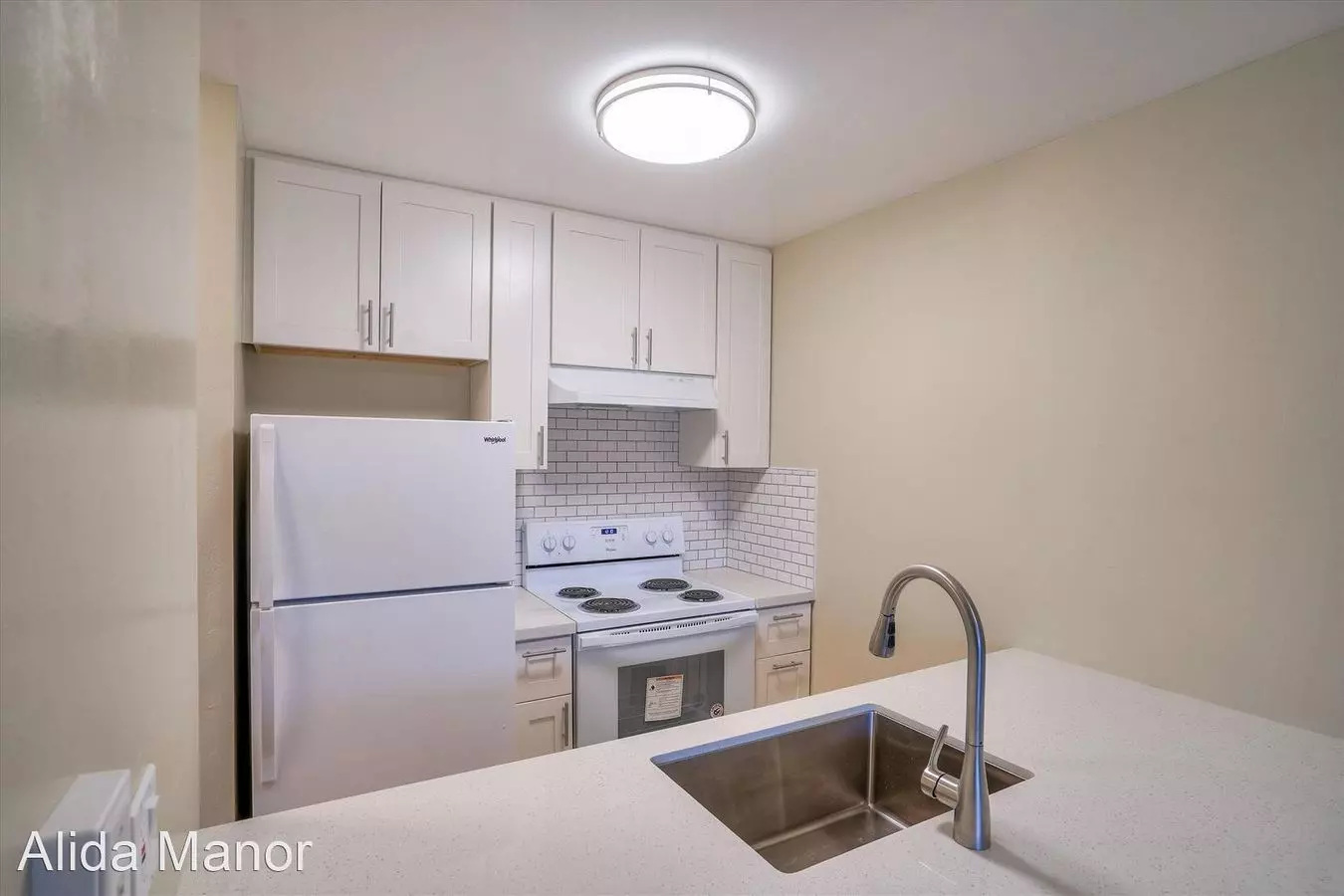 Alida Manor Apartments photo 5
