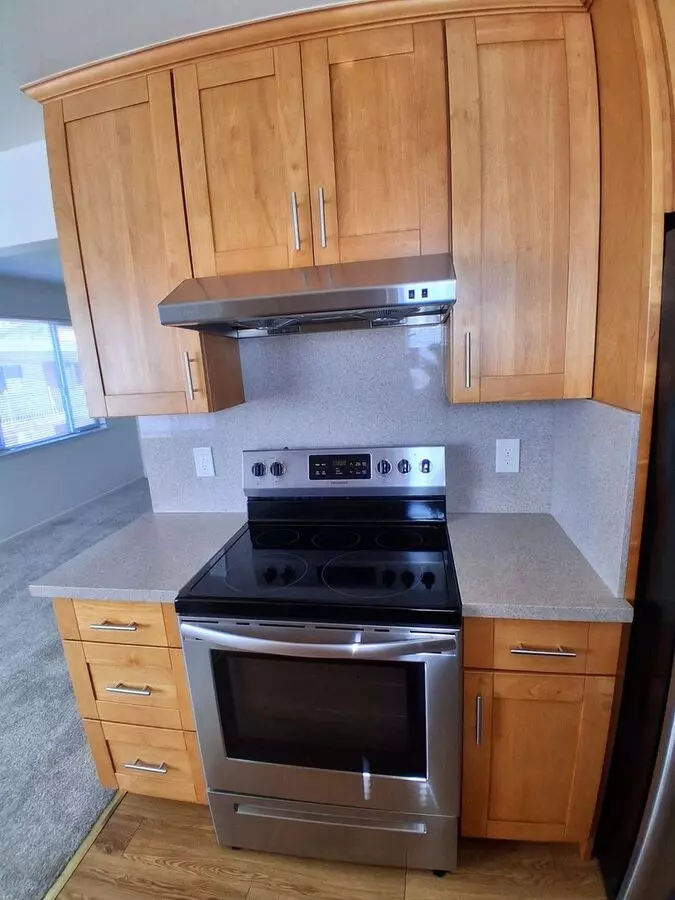 520 Grand Ave photo 5
