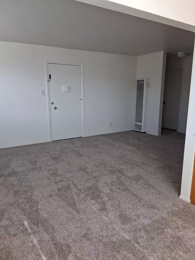 520 Grand Ave