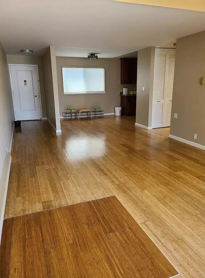 Lovely 1 Bedroom, 1 Bath, 750 Sq.ft Condo Is Now Readily Available! photo 2
