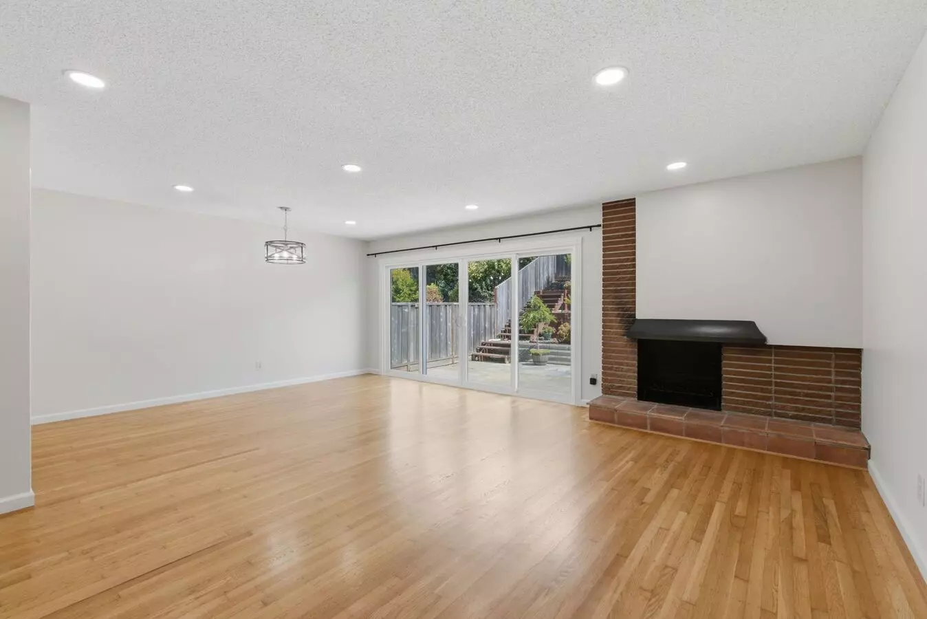 Spacious South San Francisco Home With Large Backyard, Garage &amp; In-unit Laundry photo 5