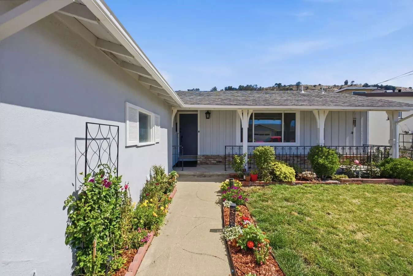 Spacious South San Francisco Home With Large Backyard, Garage &amp; In-unit Laundry photo 2