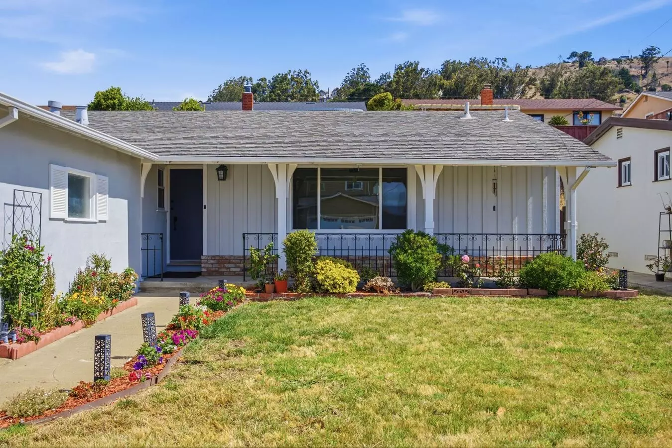 Spacious South San Francisco Home With Large Backyard, Garage &amp; In-unit Laundry photo 3