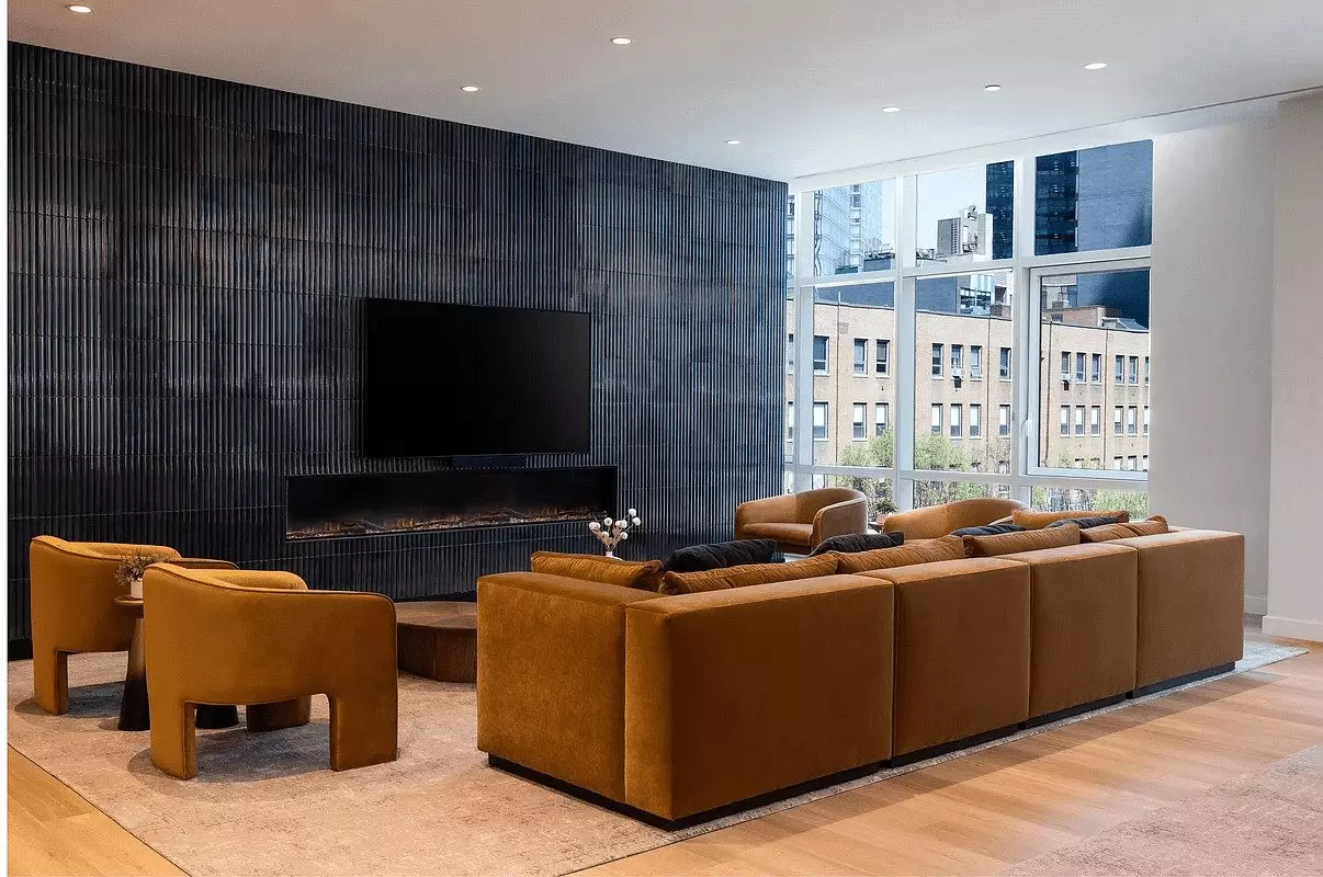 High Floor One Bedroom With City Views photo 5