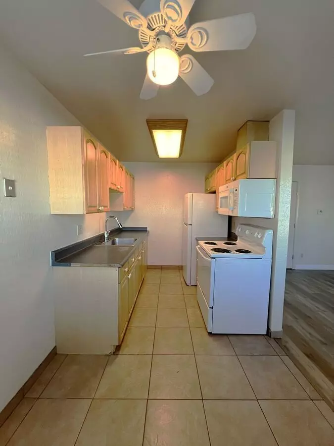 Solano Street Apartments (portal) photo 5
