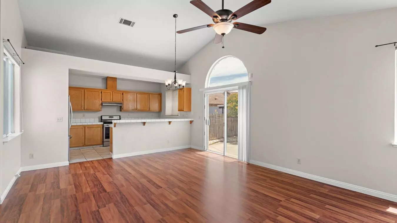Cute 3 Bedroom Home In Lawler Ranch! photo 5