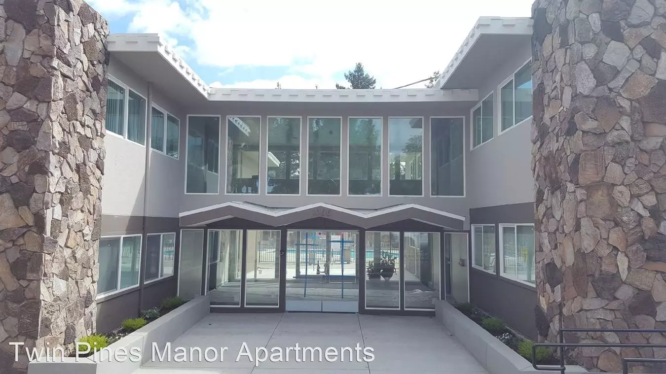 Twin Pines Manor Apartments photo 3