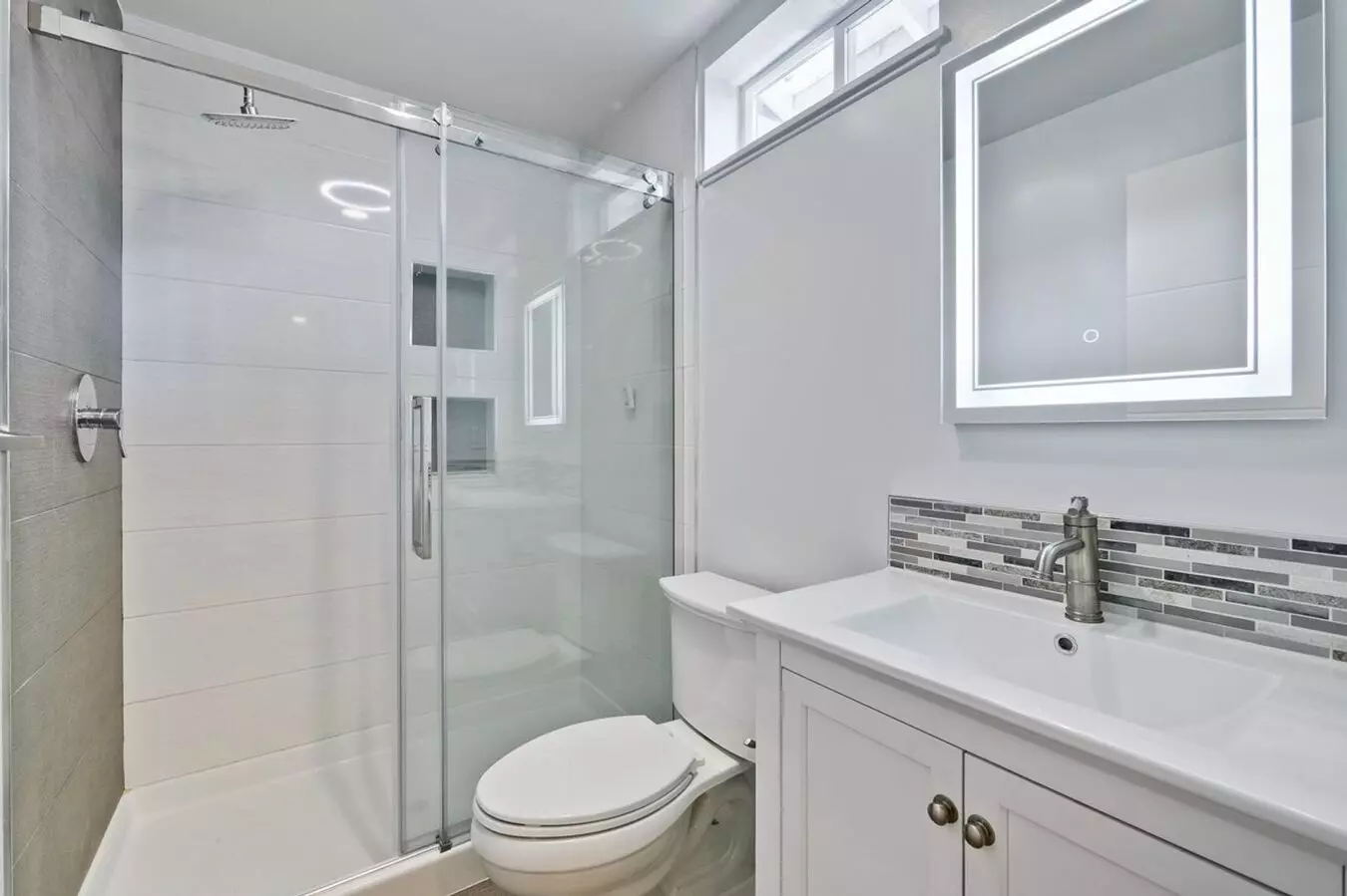 1676 Blue Jay Dr photo 4