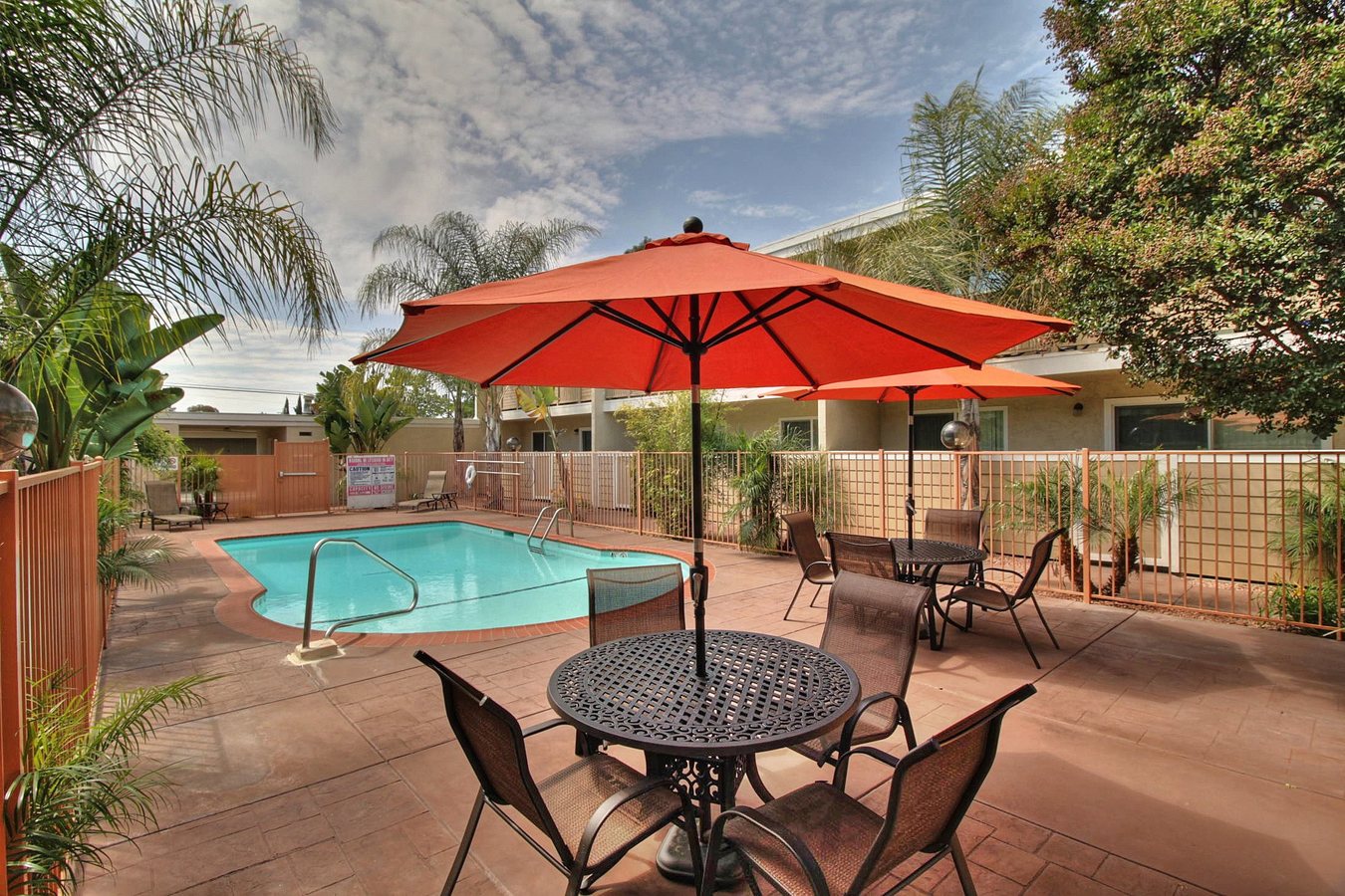 415 Acalanes Apartments photo 5