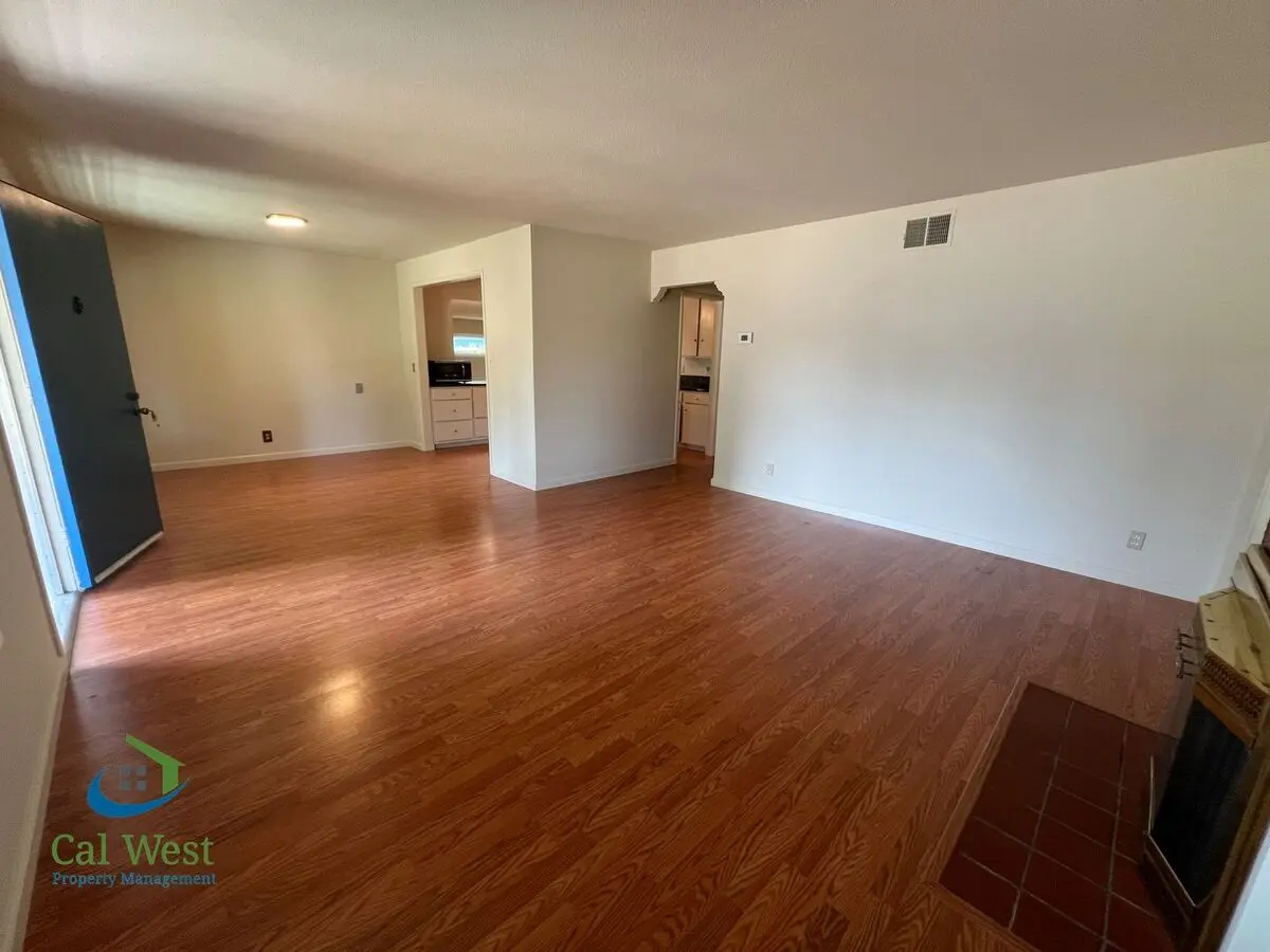 $5,295 - Beautiful 3 Bed 2 Bath Single Family Home In Great Sunnyvale Location! photo 4