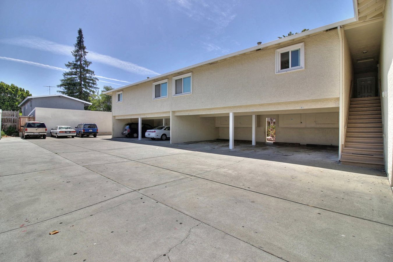 520 Columbia photo 2