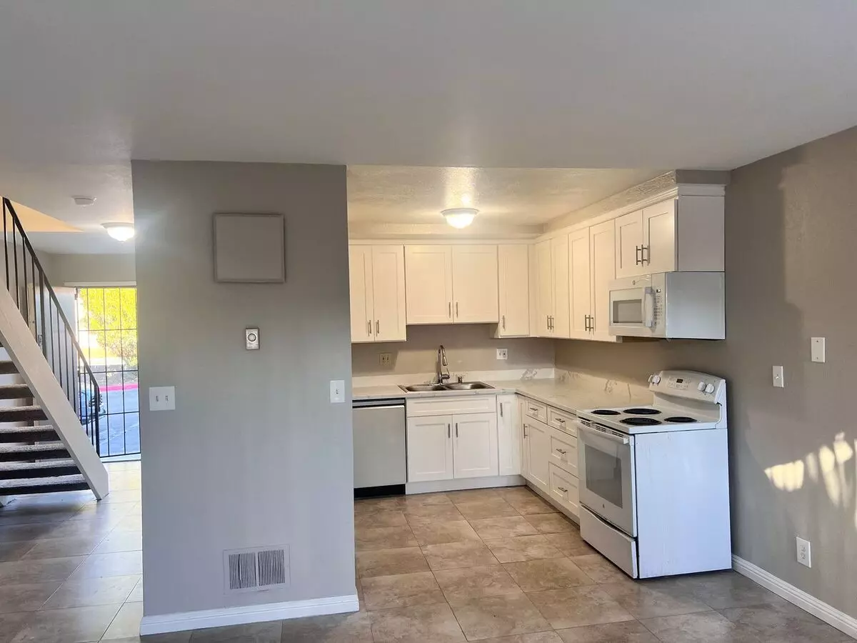 20539 Cedarbrook Trail, Cupertino, CA 95014 photo 3