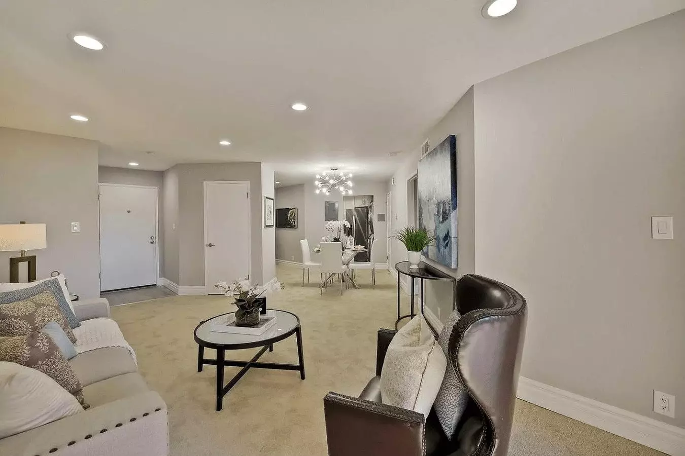 Modern One-bedroom Apartment In Great Location photo 3