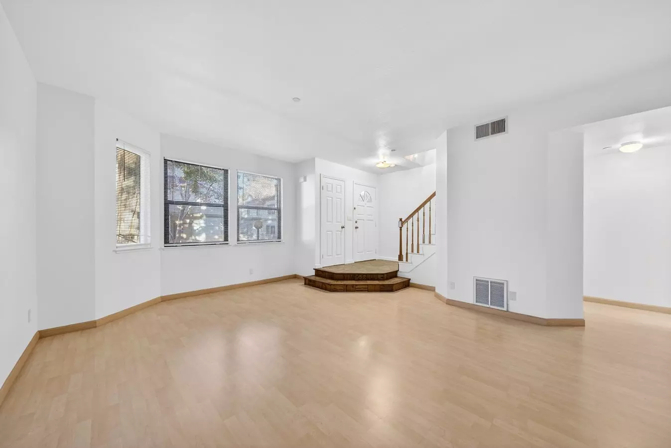 970 La Mesa Ter photo 4