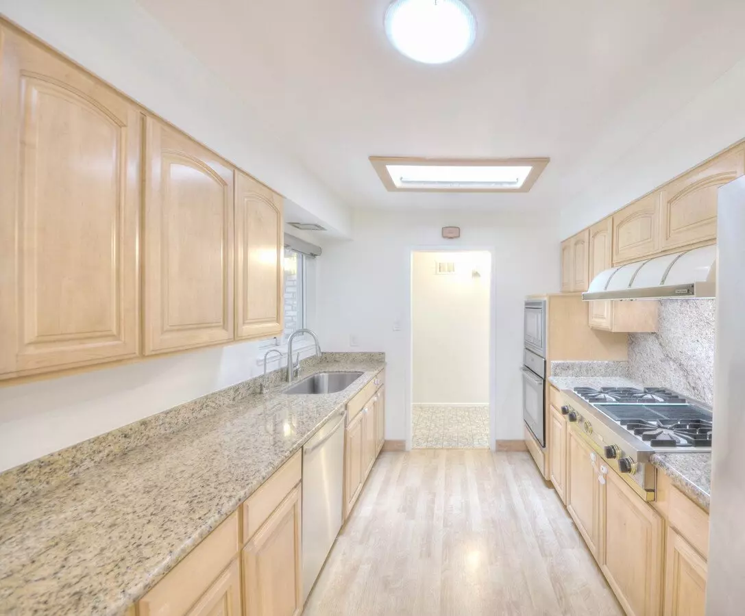 1516 Quail Ave photo 2