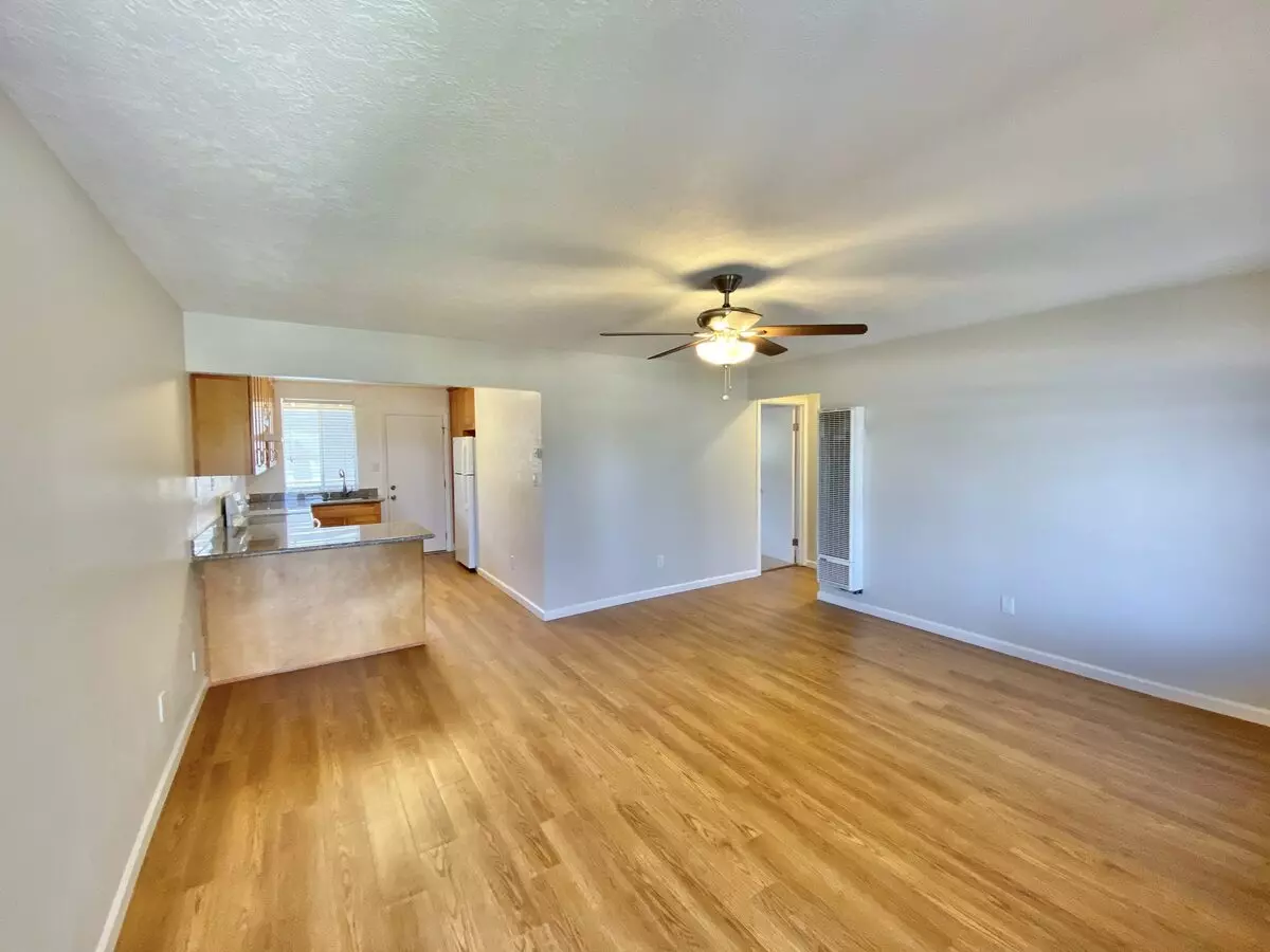 Bernardo Apartments photo 2