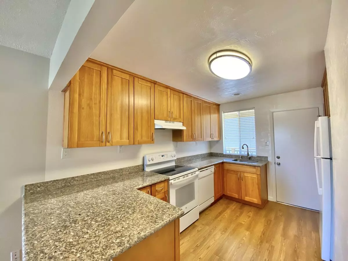 Bernardo Apartments photo 3