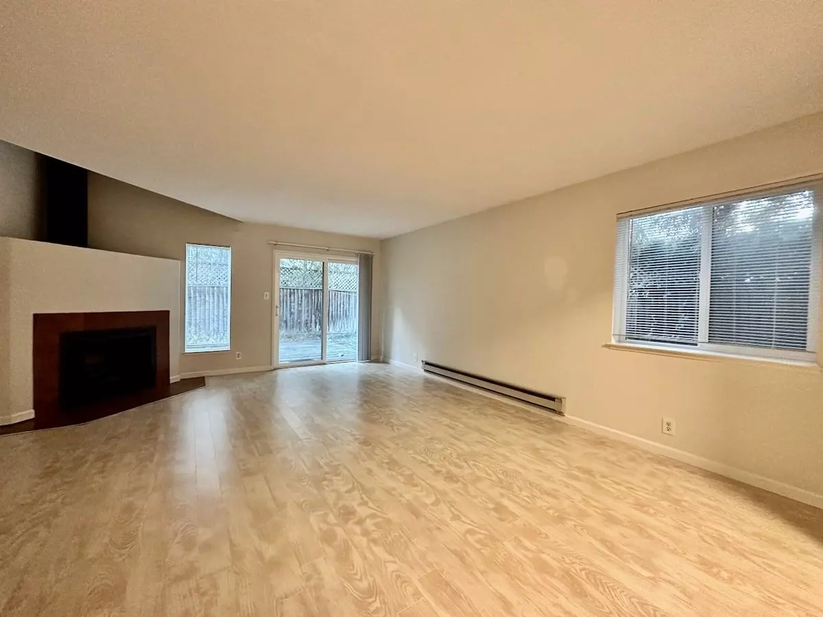 1277 Poplar Ave photo 5