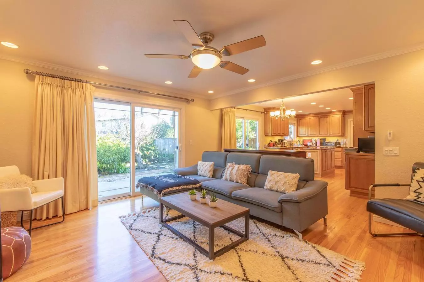 830 Rubis Drive, Sunnyvale, CA 94087 photo 2