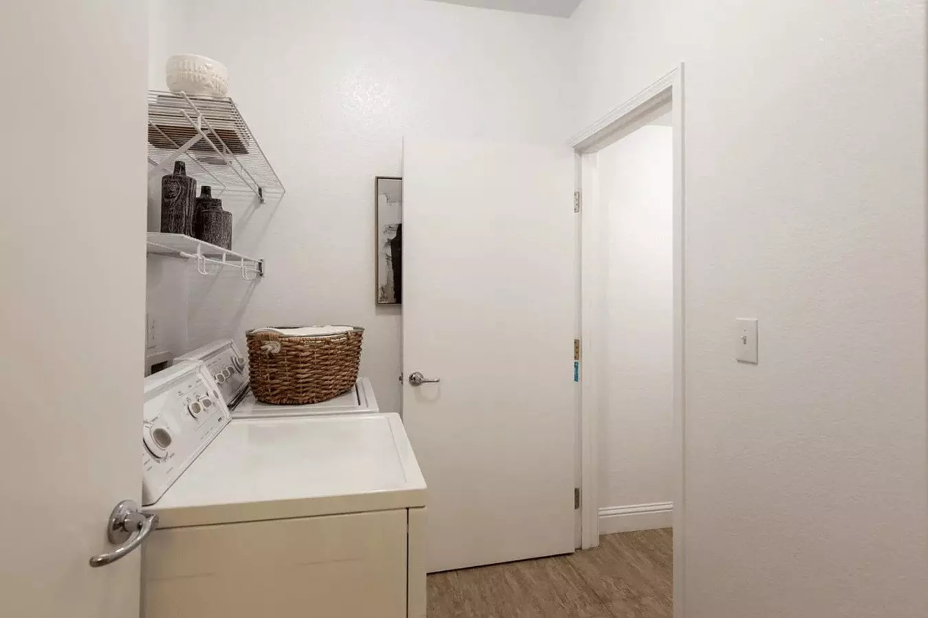 606 Arcadia Ter Unit 103 photo 4