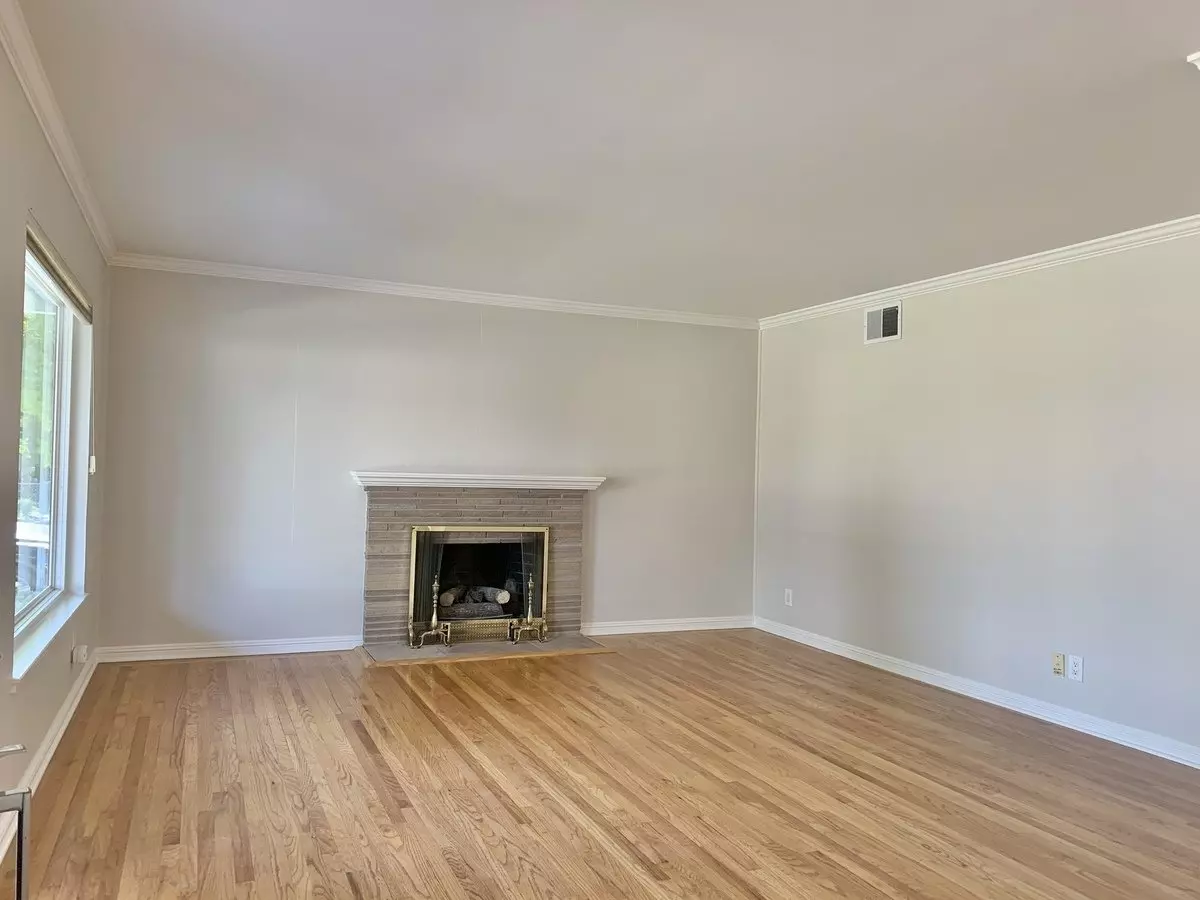914 W Washington Ave photo 5