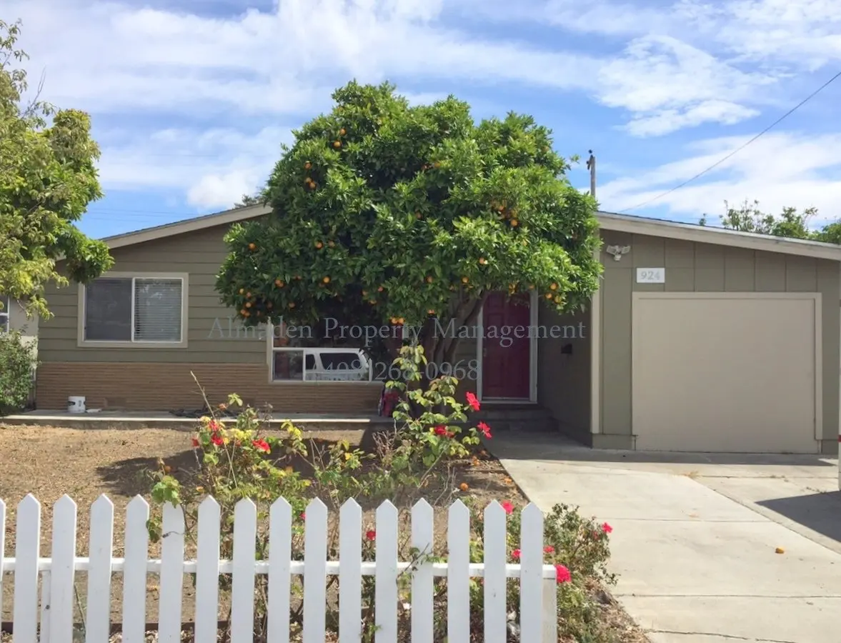 924 Almaden Ave photo 2