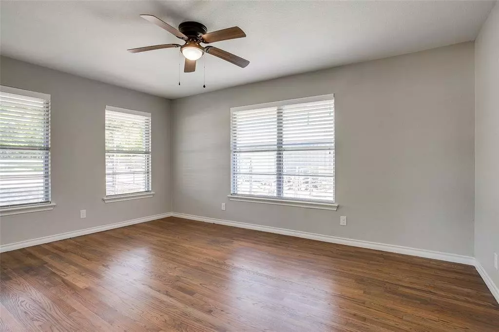 220 North Town East Boulevard, Sunnyvale, TX 75182 photo 2