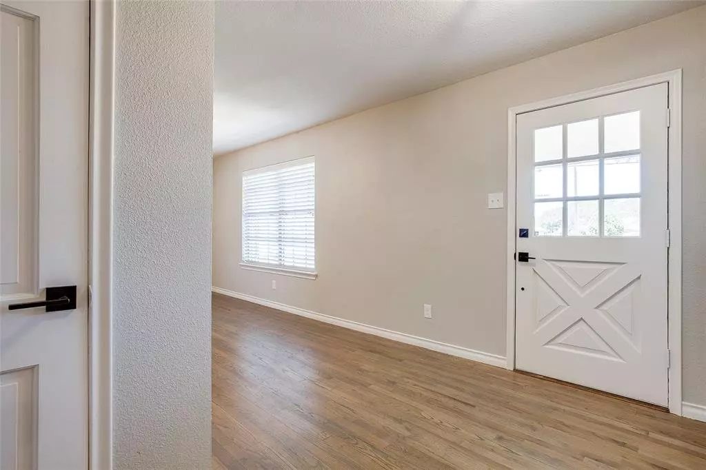 220 North Town East Boulevard, Sunnyvale, TX 75182 photo 5
