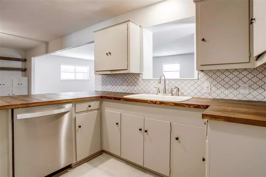 220 North Town East Boulevard, Sunnyvale, TX 75182 photo 3