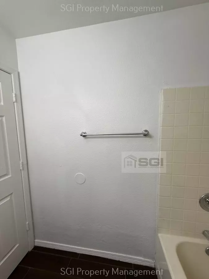13200 W Desert Ln photo 5