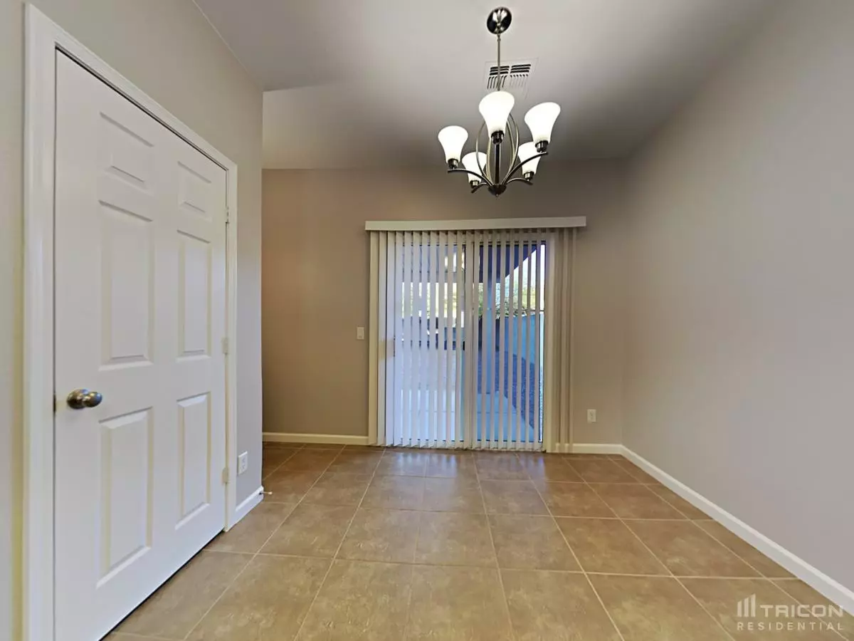 13278 W Redfield Road Surprise Az photo 2
