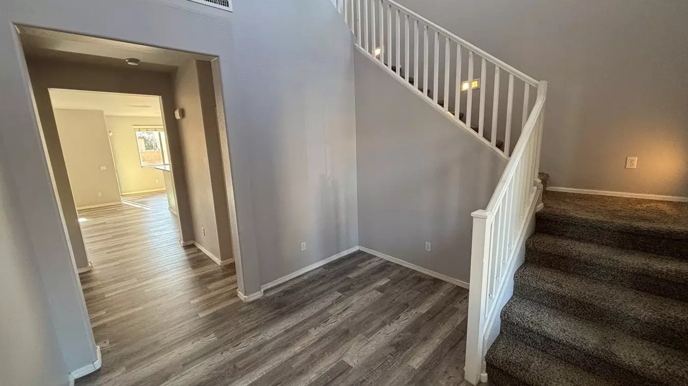 14719 W Poinsettia DR photo 3