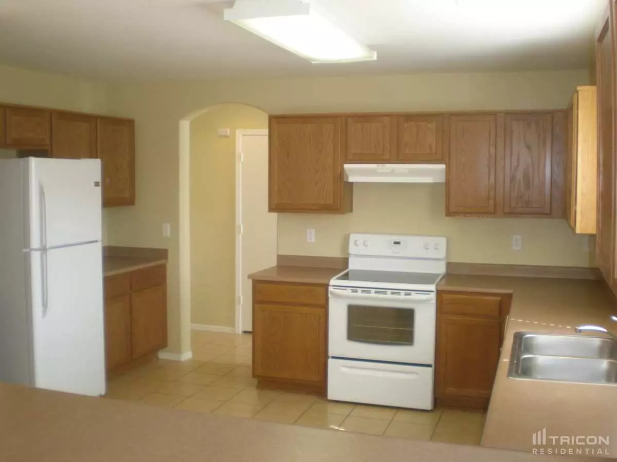 15357 West Hope Drive, Surprise, AZ 85379 photo 4