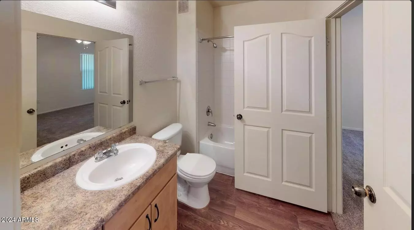 16682 N West-point Pkwy photo 2
