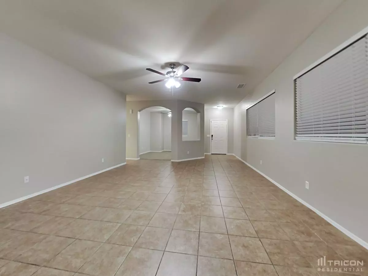 17003 West Northampton Road, Surprise, AZ 85374 photo 3