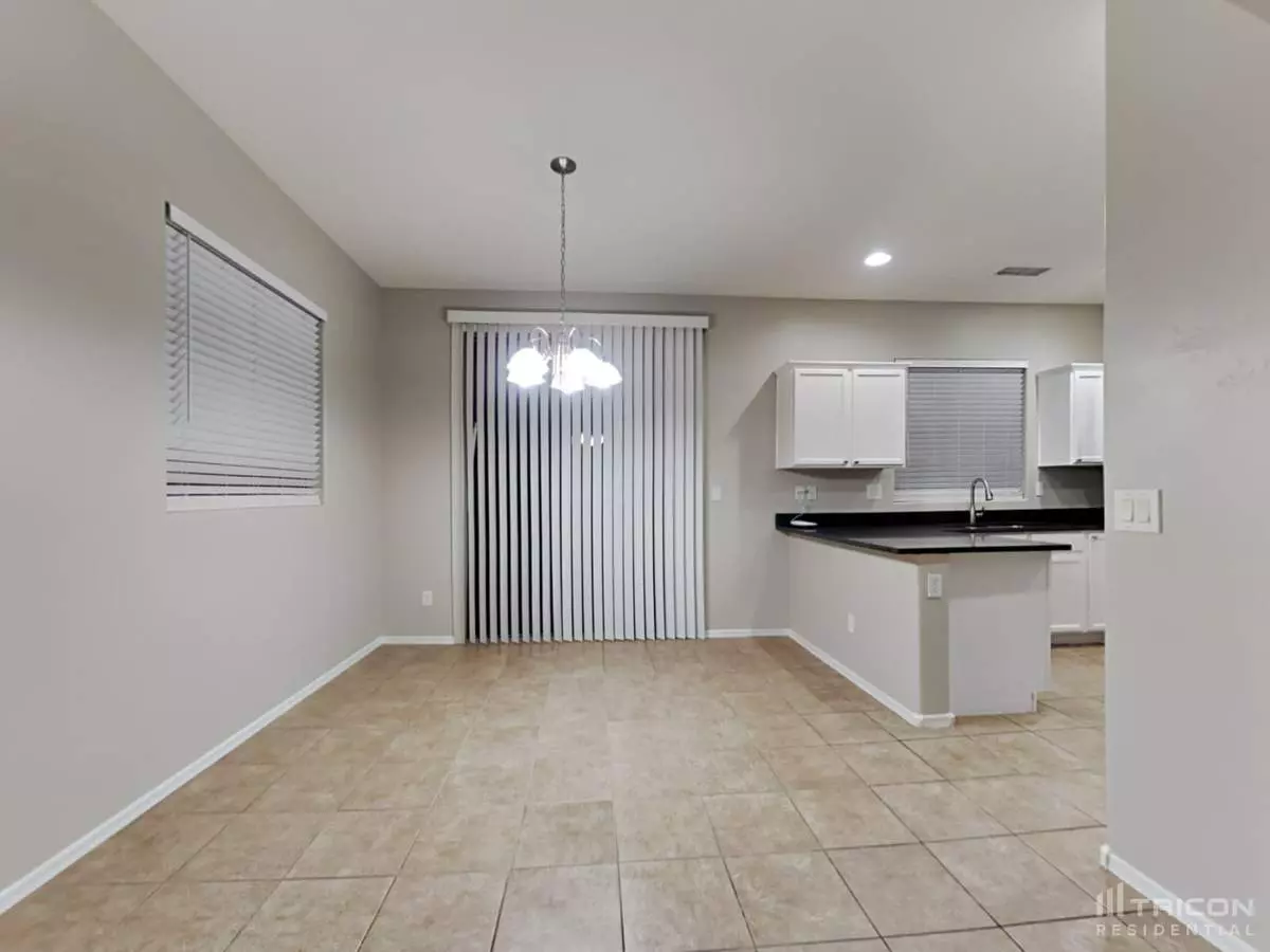 17003 West Northampton Road, Surprise, AZ 85374 photo 5