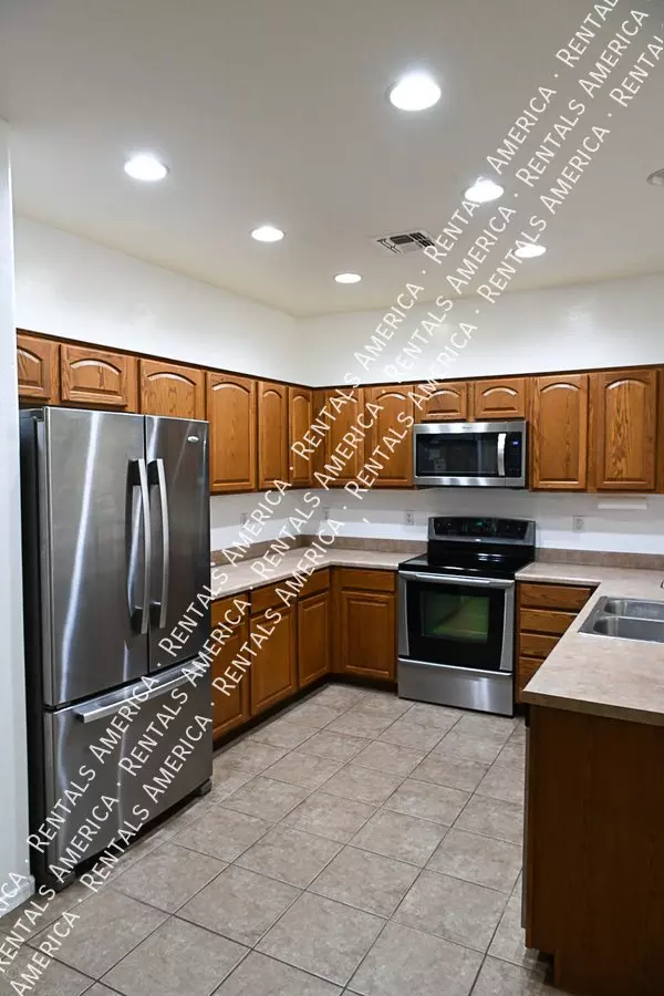 17374 West Fetlock Trail, Surprise, AZ 85387 photo 5