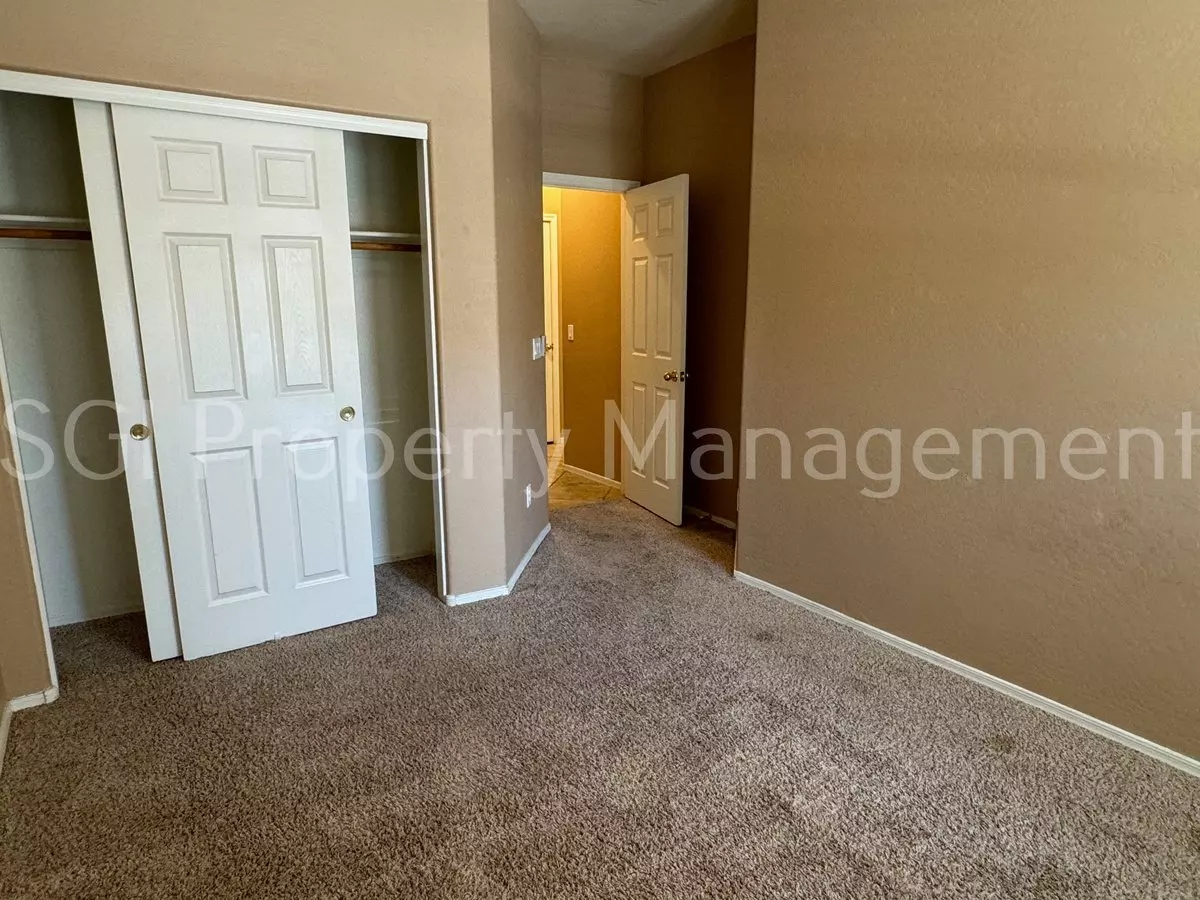 17596 W Lundberg St photo 4