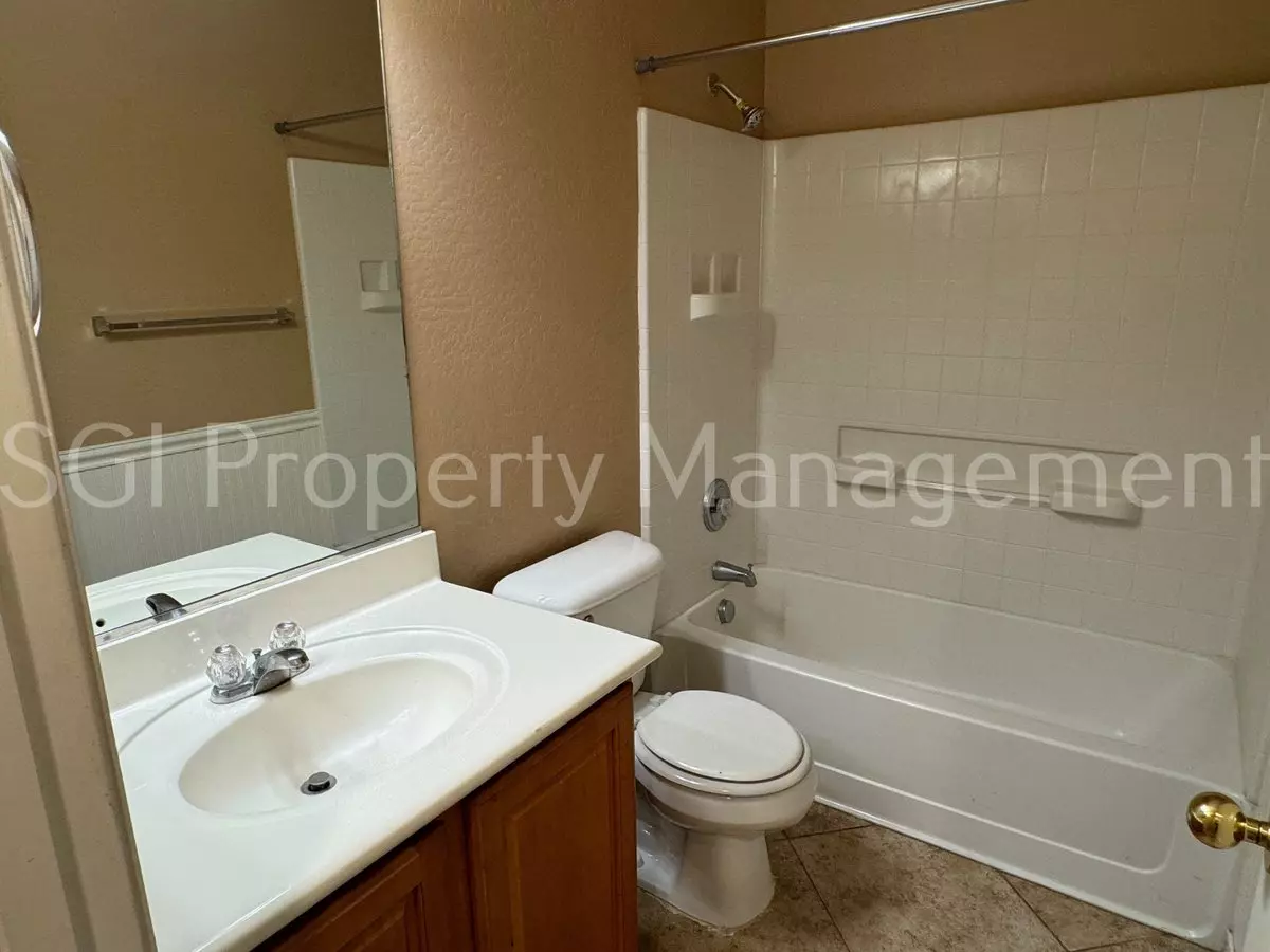 17596 W Lundberg St photo 3