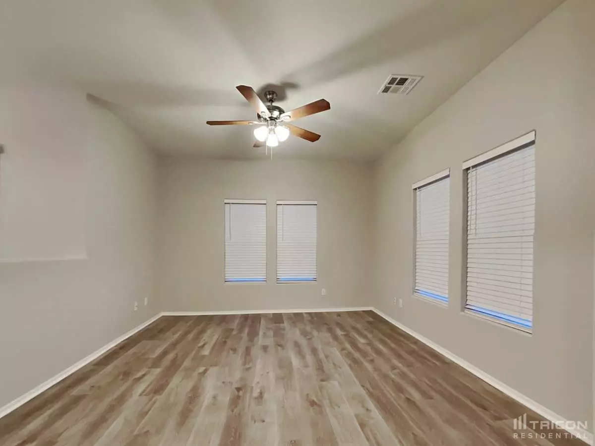 17750 West Banff Lane, Surprise, AZ 85388 photo 2
