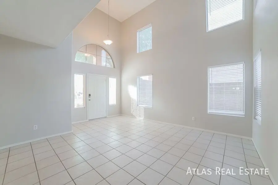 18021 N 147th Dr photo 4
