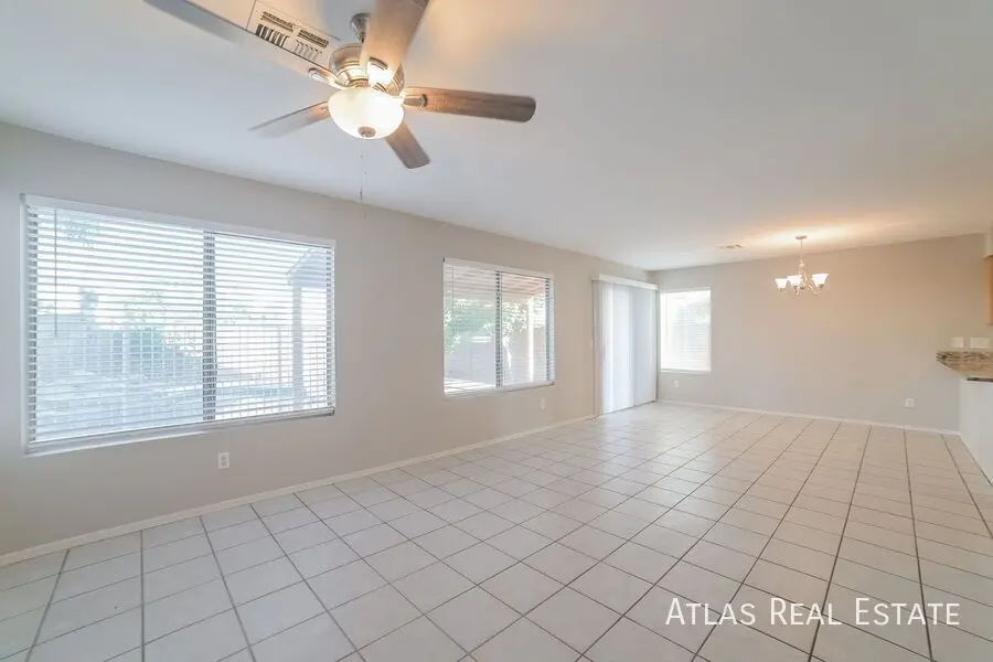 18021 N 147th Dr photo 3