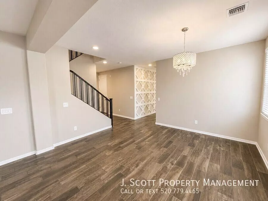 18688 W Mescal St photo 4
