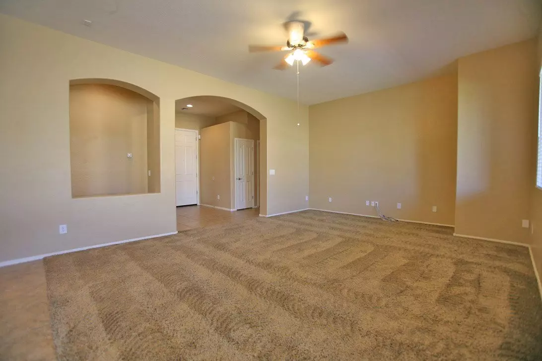 17610 W Ironwood St photo 3
