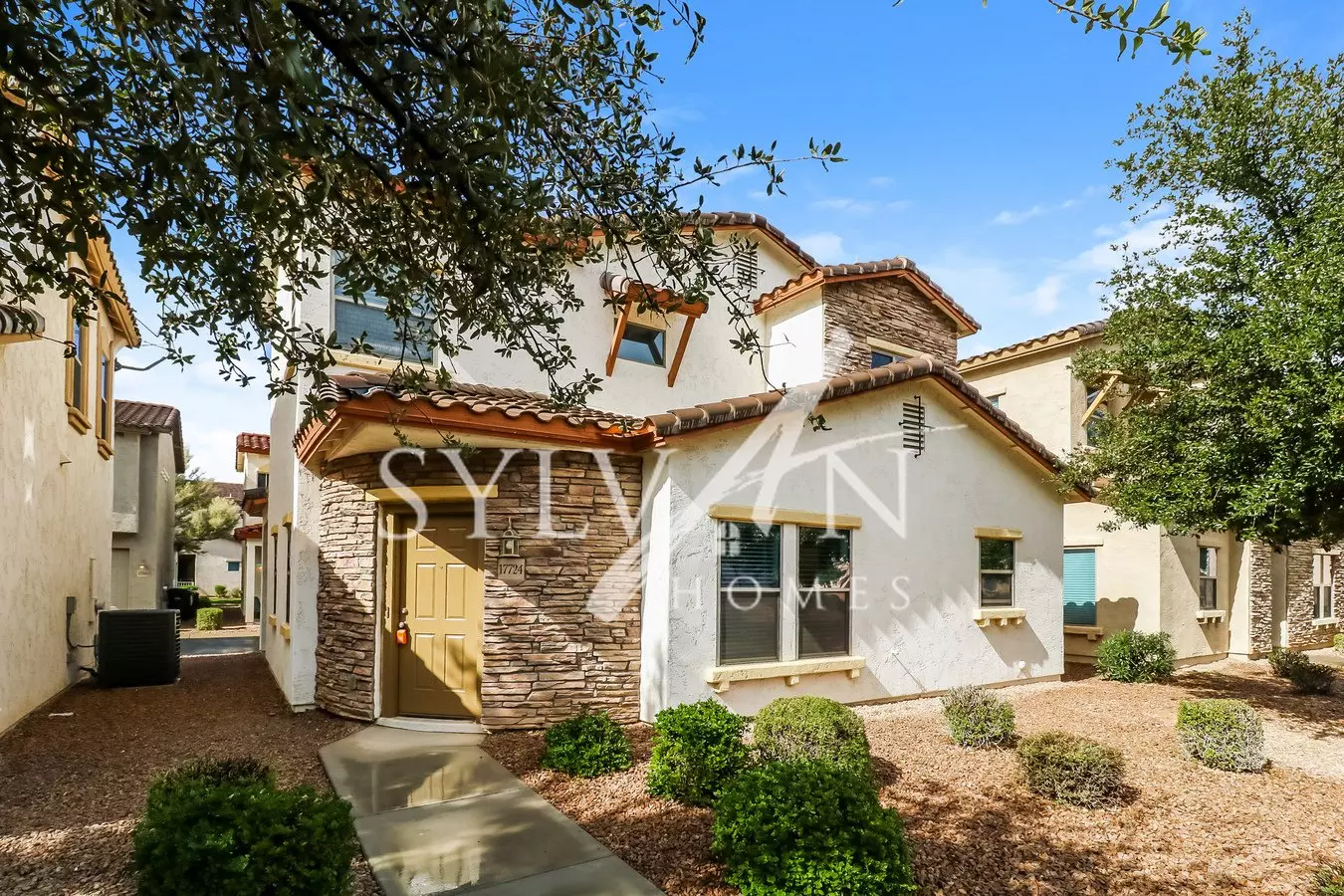 Enjoy The Coziness Of This Darling Home. photo 4