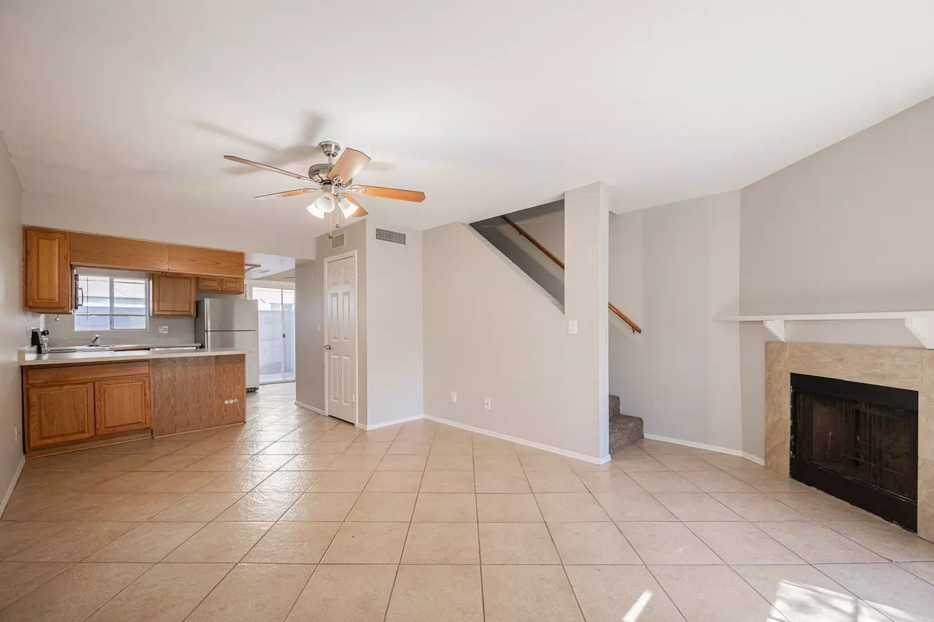 1055 W 5th St Unit 18 photo 5