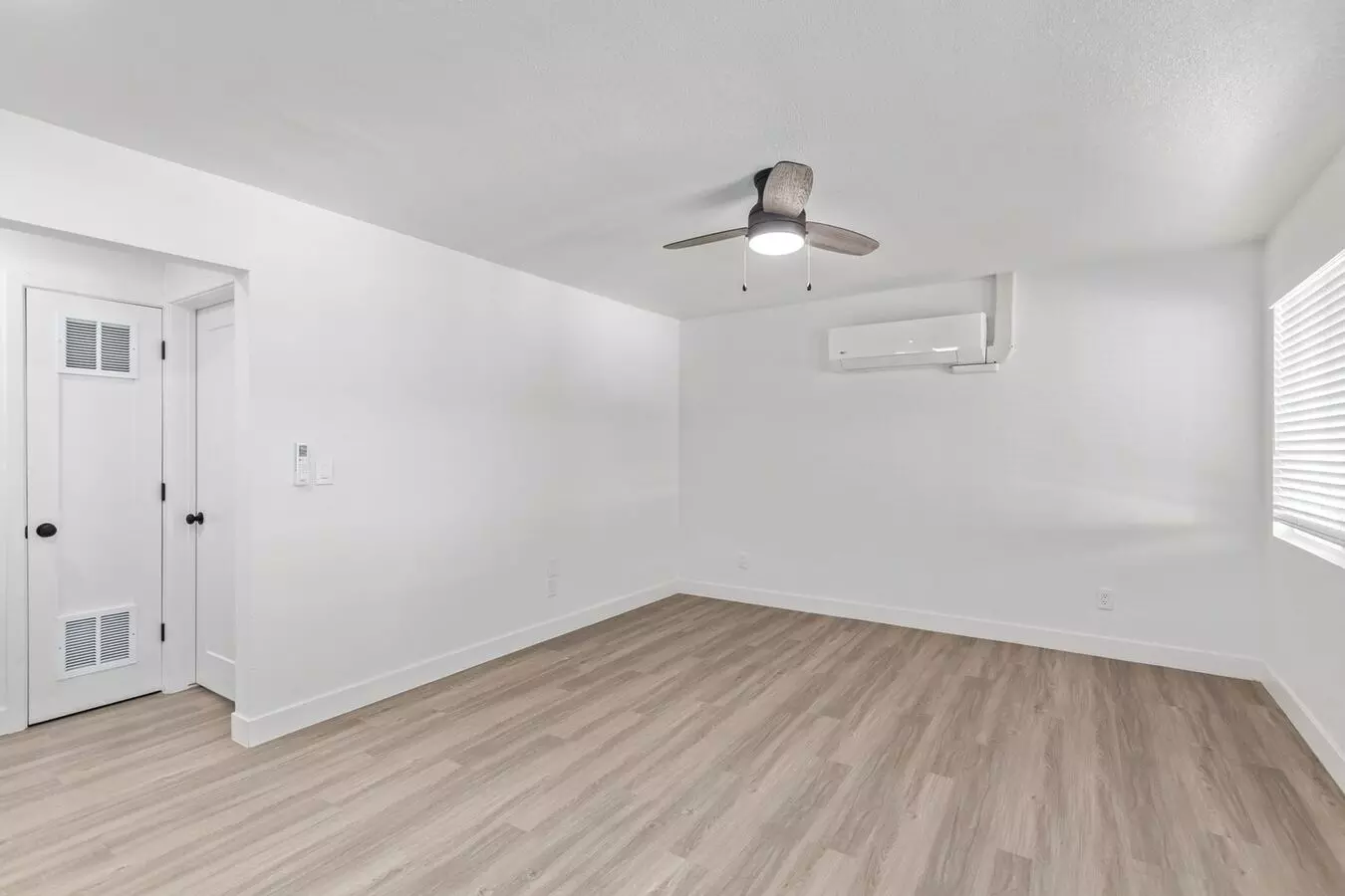 107 W Broadway Rd Tempe, AZ 85282 photo 4