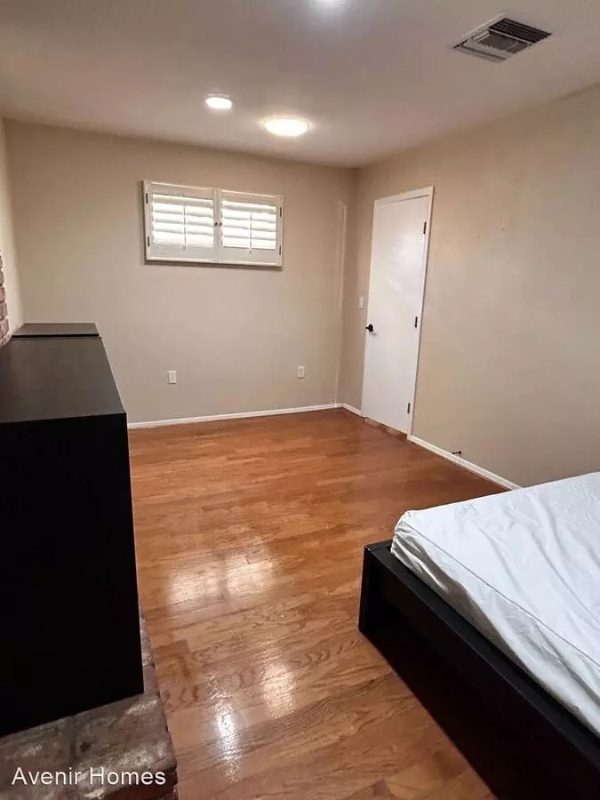 1155 East Geneva Drive - Room 4 photo 2